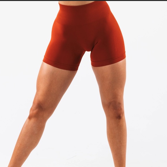 NWT Alphalete Amplify Contour Short - Picture 5 of 7